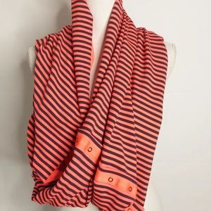 Lululemon button Scarf